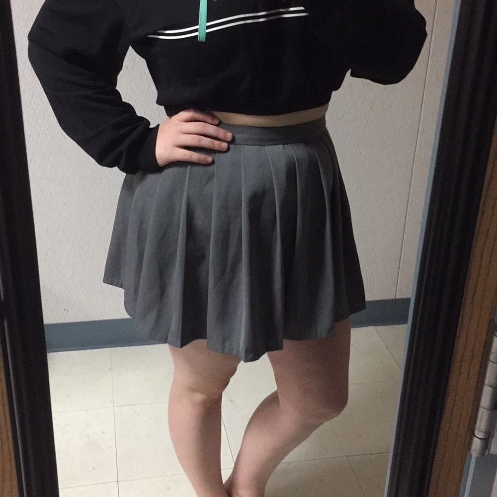 Grey Pleated Short Skirt with button and zipper